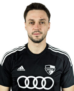 12 Артем Зуенок